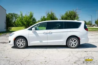 Chrysler Pacifica 2018 Touring Plus 4dr Mini-Van