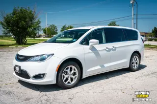 Chrysler Pacifica 2018 Touring Plus 4dr Mini-Van