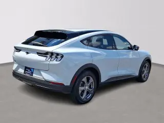 Ford Mustang Mach-E 2023 Select SUV 4p.
