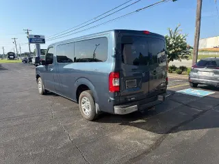 Nissan NV 2014 3500 HD S 3 puertas Furgoneta de pasajeros (V8)
