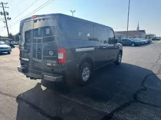 Nissan NV 2014 3500 HD S 3 puertas Furgoneta de pasajeros (V8)