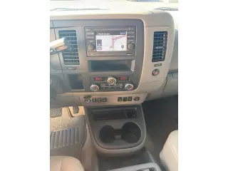 Nissan NV 2014 3500 HD S 3 puertas Furgoneta de pasajeros (V8)