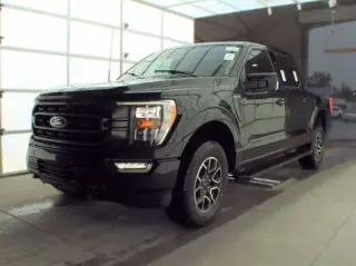 Ford F-150 2023 4x4 XLT 4 puertas SuperCrew batea de 5.5 pies