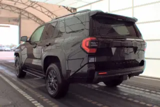 Toyota 4Runner 2025 4x4 SR5 SUV de 4 puertas