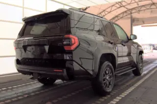 Toyota 4Runner 2025 4x4 SR5 SUV de 4 puertas