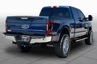 Ford F-250 Super Duty 2019 4x4 XLT 4 puertas, cabina doble (Crew Cab), batea de 6.8 pies (SB)