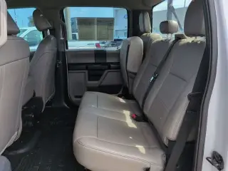 Ford F-250 Super Duty 2021 4x4 XL Cabina Doble (Crew Cab) de 4 puestas y caja larga (LB) de 8 pies