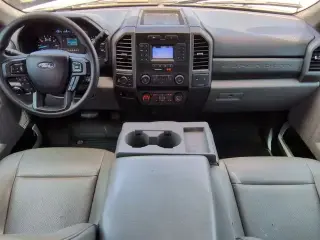 Ford F-250 Super Duty 2021 4x4 XL Cabina Doble (Crew Cab) de 4 puestas y caja larga (LB) de 8 pies