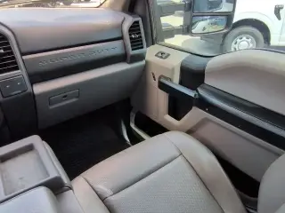 Ford F-250 Super Duty 2021 4x4 XL Cabina Doble (Crew Cab) de 4 puestas y caja larga (LB) de 8 pies