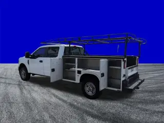 Ford F-250 Super Duty 2021 4x4 XL Cabina Doble (Crew Cab) de 4 puestas y caja larga (LB) de 8 pies