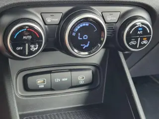Hyundai VENUE 2023 SEL Crossover de 4 puertas