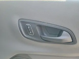 Ford Transit 2024 350 XL 3 puertas LWB techo bajo para pasajeros