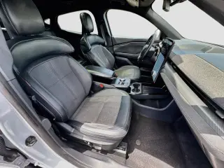 Ford Mustang Mach-E 2023 AWD GT SUV de 4 puertas