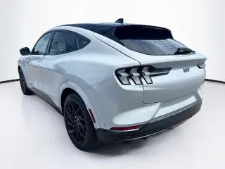 Ford Mustang Mach-E 2023 AWD GT SUV de 4 puertas