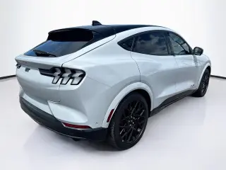 Ford Mustang Mach-E 2023 AWD GT SUV de 4 puertas
