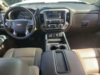 Chevrolet Silverado 2500HD 2015 4x4 LTZ de 4 puertas, cabina doble (Crew Cab) y caja corta (SB)
