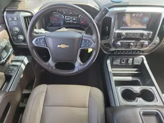 Chevrolet Silverado 2500HD 2015 4x4 LTZ de 4 puertas, cabina doble (Crew Cab) y caja corta (SB)