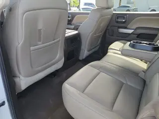 Chevrolet Silverado 2500HD 2015 4x4 LTZ de 4 puertas, cabina doble (Crew Cab) y caja corta (SB)