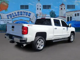 Chevrolet Silverado 2500HD 2015 4x4 LTZ de 4 puertas, cabina doble (Crew Cab) y caja corta (SB)