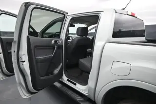 Ford Ranger 2023 4x2 XLT 4 puertas SuperCrew batea de 5.1 pies