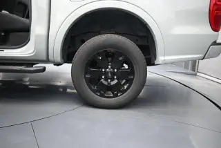 Ford Ranger 2023 4x2 XLT 4 puertas SuperCrew batea de 5.1 pies