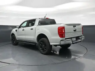 Ford Ranger 2023 4x2 XLT 4 puertas SuperCrew batea de 5.1 pies