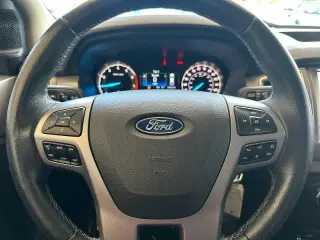 Ford Ranger 2023 4x4 XLT 4 puertas SuperCrew caja corta de 5.1 pies