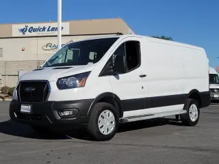 Ford Transit 2025 250 de 3 puertas, batalla corta (SWB), techo bajo, furgoneta de carga