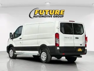 Ford Transit 2025 Furgón de Carga 250 de 3 puertas, Distancia Eje Corta (SWB), Techo Bajo