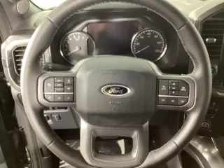 Ford F-150 2023 4x4 XLT 4 puertas SuperCrew 5.5 pies Caja Corta