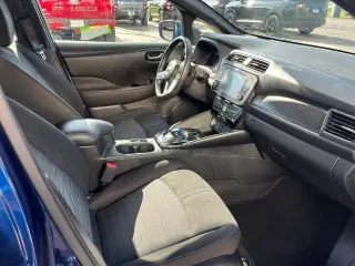 Nissan LEAF 2023 SV PLUS Hatchback de 4 puertas