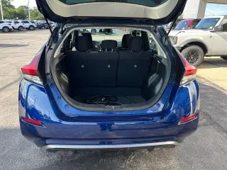 Nissan LEAF 2023 SV PLUS Hatchback de 4 puertas
