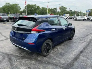 Nissan LEAF 2023 SV PLUS Hatchback de 4 puertas