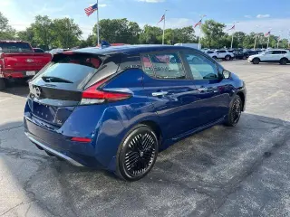 Nissan LEAF 2023 SV PLUS Hatchback de 4 puertas