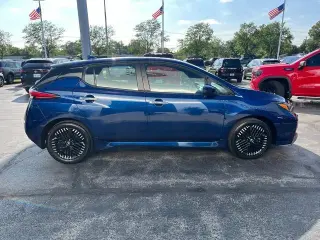 Nissan LEAF 2023 SV PLUS Hatchback de 4 puertas