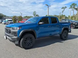 Chevrolet Colorado 2024 4x4 Trail Boss 4 puertas Cabina Doble Caja Corta de 5 pies