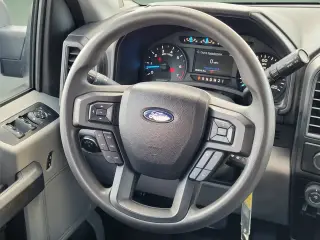 Ford F-150 2017 4x4 XL SuperCab 4 puertas con caja larga de 8 pies