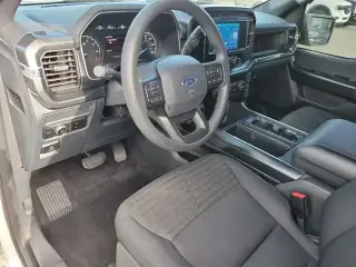 Ford F-150 2023 4x2 XL 4 puertas SuperCrew batea de 5.5 pies