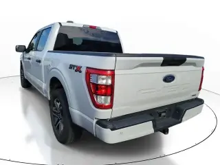 Ford F-150 2023 4x2 XL 4 puertas SuperCrew batea de 5.5 pies