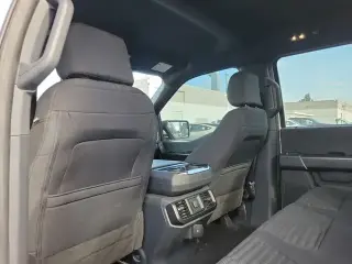 Ford F-150 2023 4x2 XL 4 puertas SuperCrew batea de 5.5 pies
