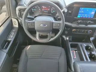 Ford F-150 2023 4x2 XL 4 puertas SuperCrew batea de 5.5 pies