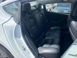 Tesla Model 3 2020 AWD Standard Range Fastback 4p