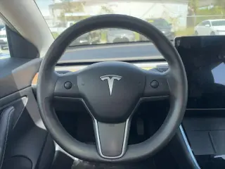 Tesla Model 3 2020 AWD Standard Range Fastback 4p