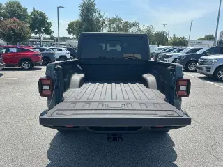 Jeep Gladiator 2025 4x4 Rubicon 4 puertas Crew Cab batea de 5.0 pies