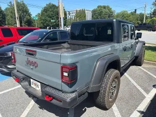 Jeep Gladiator 2025 4x4 Rubicon 4 puertas Crew Cab batea de 5.0 pies