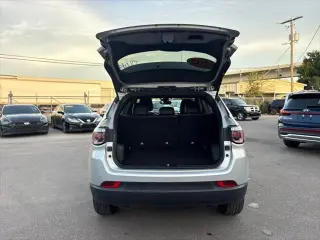 Jeep Compass 2024 4x4 Latitude SUV de 4 puertas