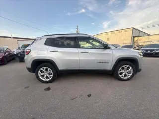 Jeep Compass 2024 4x4 Latitude SUV de 4 puertas