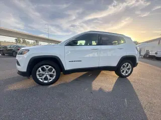 Jeep Compass 2024 4x4 Latitude SUV de 4 puertas