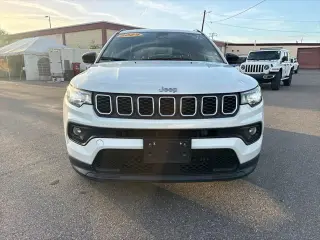 Jeep Compass 2024 4x4 Latitude SUV de 4 puertas