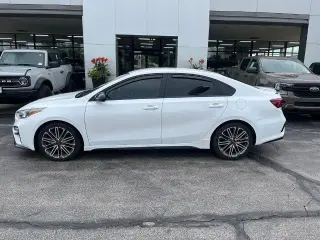 Kia Forte 2021 GT Sedán de 4 puertas 6M